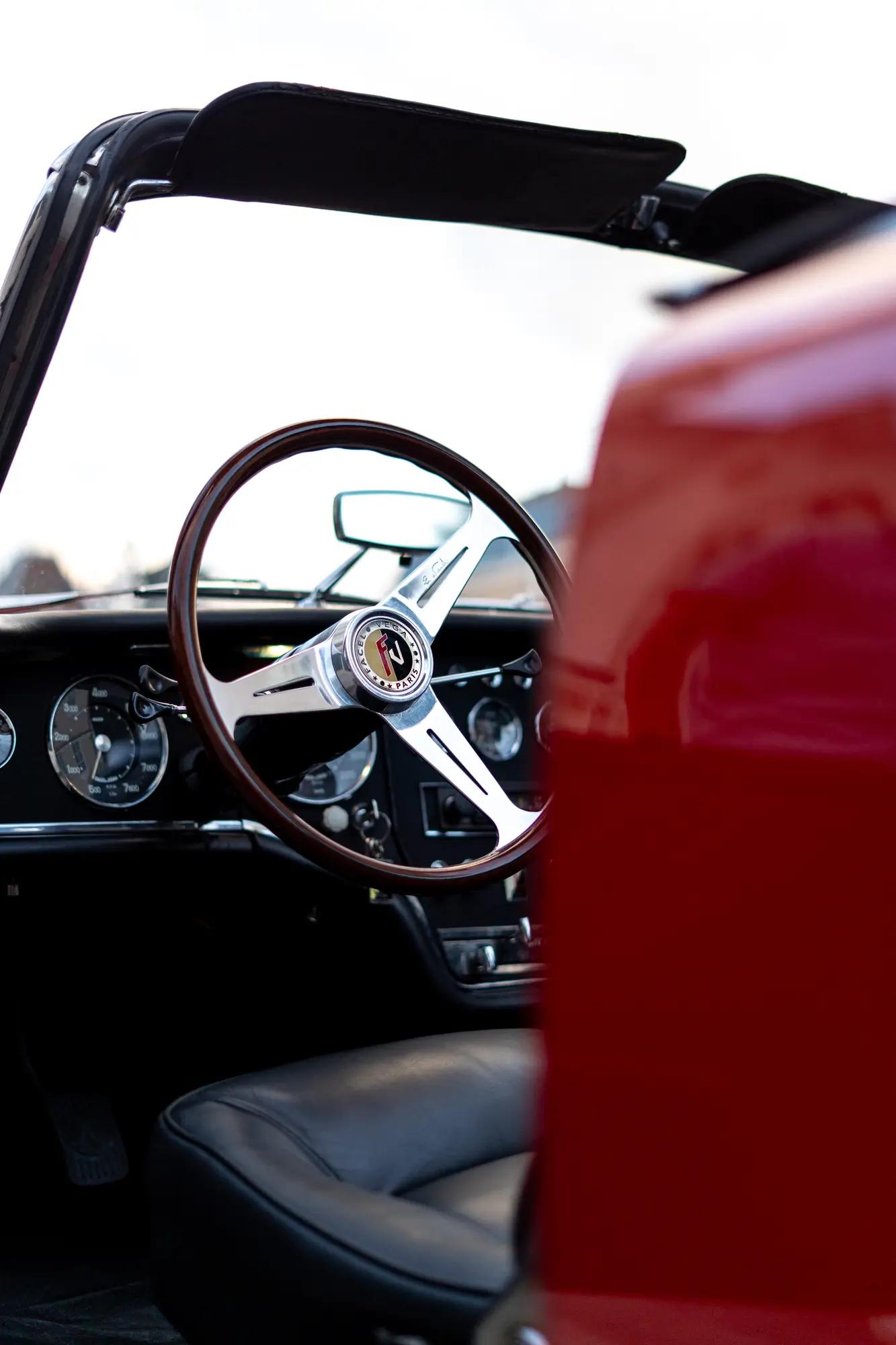AUTOMOTIVE ART - Photographie 1/7 par Moment, photographe professionnel Paris et Lyon